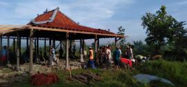  Gotong-royong Pembangunan Balai Dusun Pendem