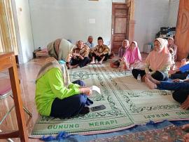 Penyuluhan Kesehatan Reproduksi Lansia di Padukuhan Logantung, Sumberejo